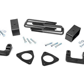 Rough Country 2.5-inch Suspension Leveling Lift Kit (Factory Cast Steel/Alum Control Arm Models)