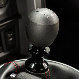 Raceseng Slammer Shift Knob (Gate 4 Engraving) Fiat 500T / Abarth Adapter - Graphite Texture 08211GTE-08014-081206