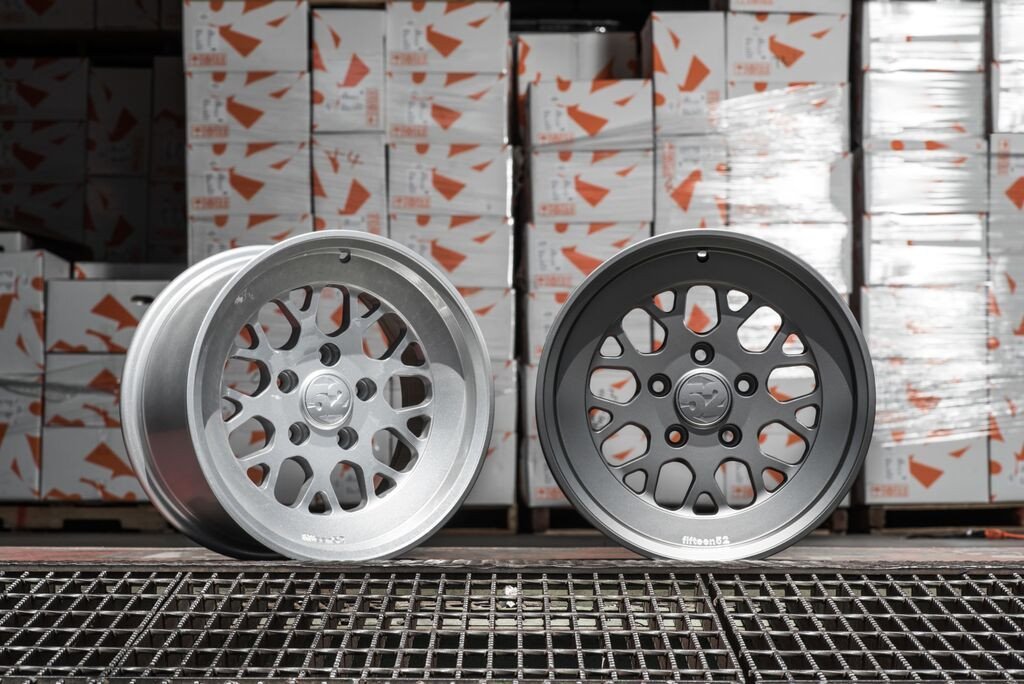 Fifteen52 formula tr 16インチ ホイール 4本セット Fifteen52 FORMULA TR 16X9.0 ET30 4H100 CARBON GREY 73.1 Wheel/Rim