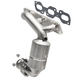 MagnaFlow Direct Fit Catalytic Converter 01-05 Ford Escape / Mazda Tribute 2.0L (CA Emissions) 452367