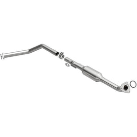 MagnaFlow Direct Fit Catalytic Converter OEM 2001-2004 Toyota Sequoia Underbody 4551060