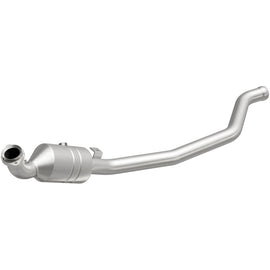 MagnaFlow Direct Fit Catalytic Converter 2006-2011 R350 3.5 L Underbody 52178